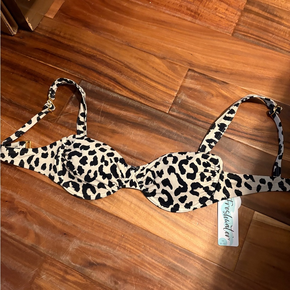 NWT Freshwater Leopard Print Bikini Top Size M Underwire‎ (0627)